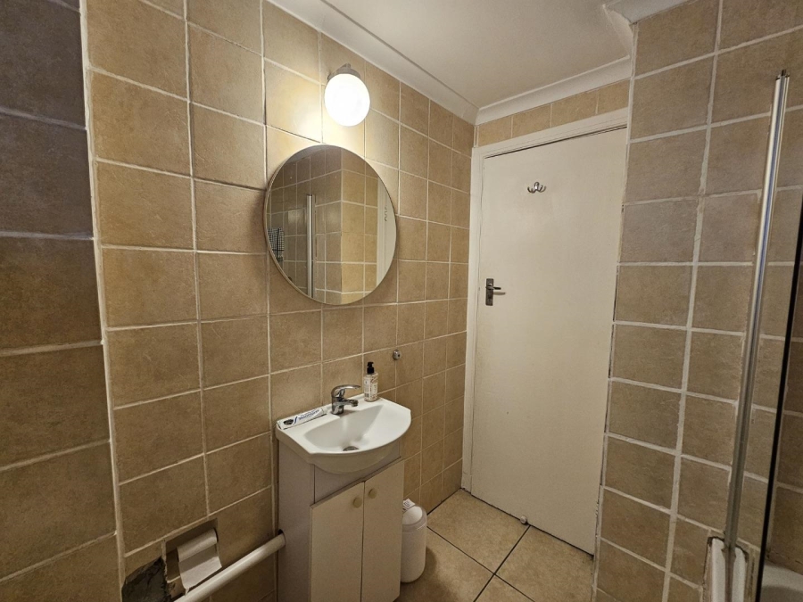 To Let 1 Bedroom Property for Rent in Gardens Western Cape